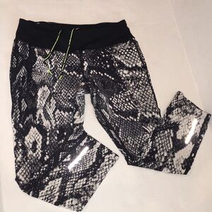 Nike Running Dri-fit Crop Leggings | Size M